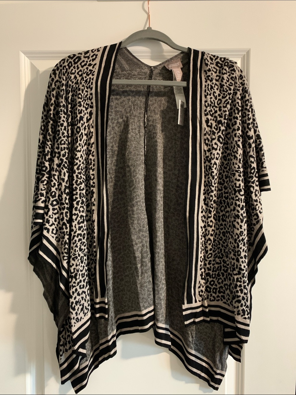 NWT Chico’s Open-Front Leopard Print Knit Shawl
